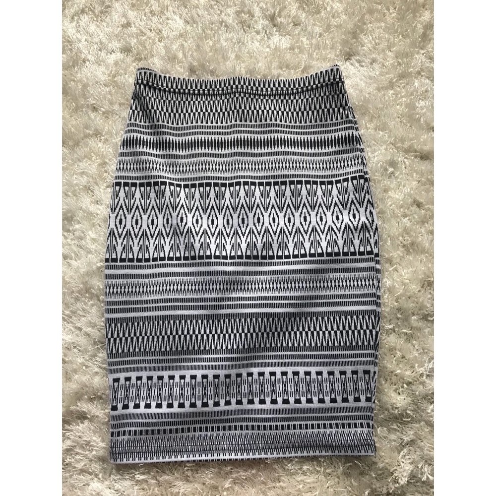 Black & white mid length skirt  medium forever 21